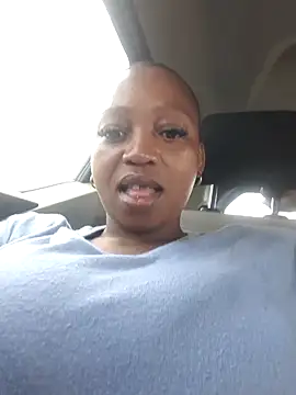 Snapshot of winterqueenx chatting on 12.01.25 winterqueenx online show from 12.01.25