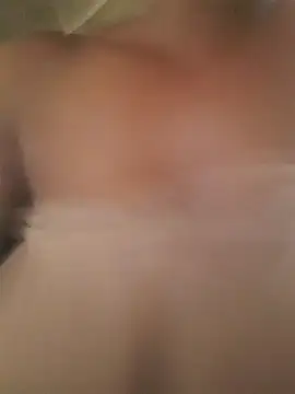 Snapshot of winterqueenx chatting on 12.15.25 winterqueenx online show from 12.15.25