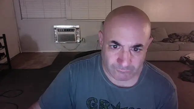 Snapshot of palidin1 chatting on 12.22.25 palidin1 online show from 12.22.25