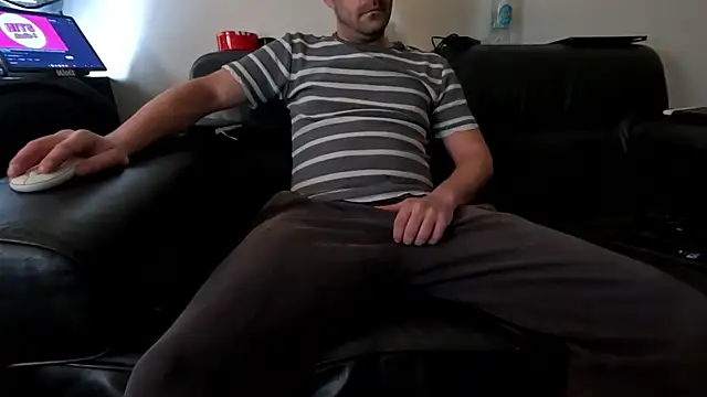 Snapshot of Lucas1andOnly4Girl chatting on 01.01.25 Lucas1andOnly4Girl online show from 01.01.25