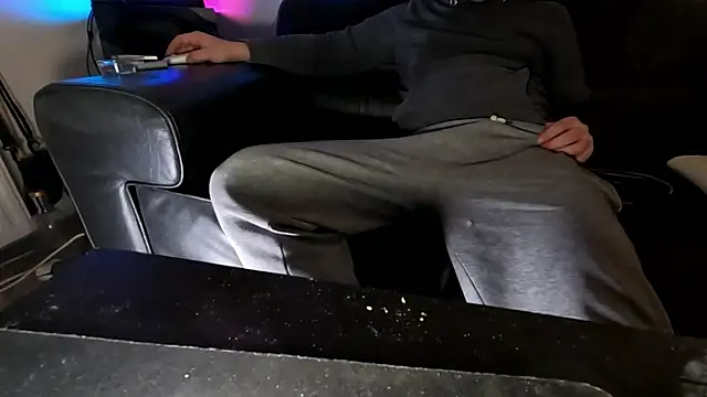 Snapshot of Lucas1andOnly4Girl chatting on 01.06.25 Lucas1andOnly4Girl online show from 01.06.25