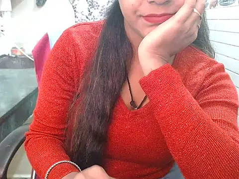 LovingPihu online show from 11.07.25