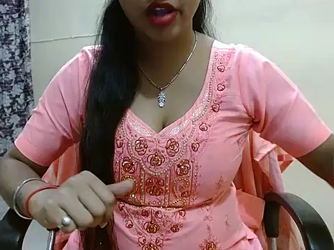 LovingPihu online show from 04.13.26