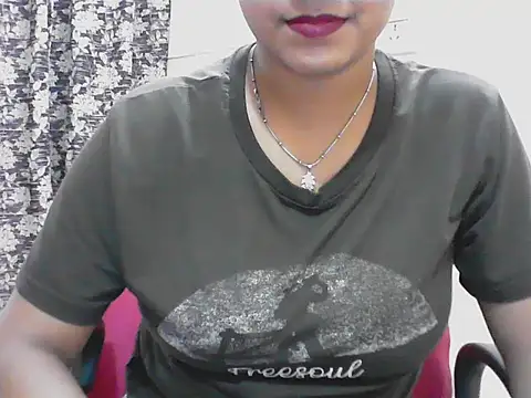 Snapshot of LovingPihu chatting on 05.17.26 LovingPihu online show from 05.17.26