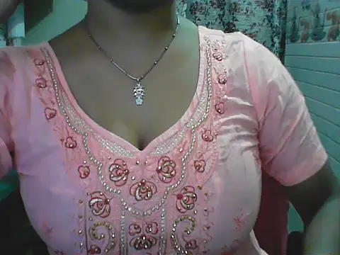 Snapshot of LovingPihu chatting on 05.26.26 LovingPihu online show from 05.26.26
