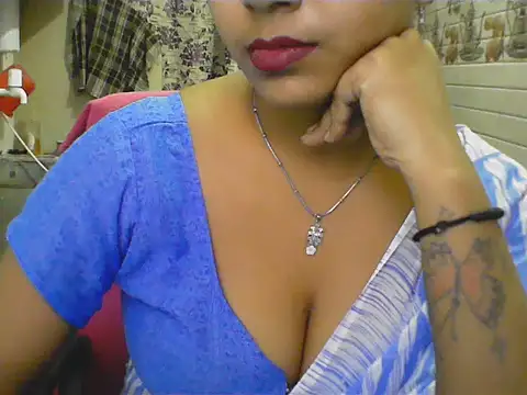 Snapshot of LovingPihu chatting on 05.27.26 LovingPihu online show from 05.27.26