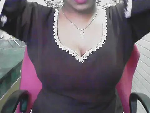 Snapshot of LovingPihu chatting on 05.28.26 LovingPihu online show from 05.28.26