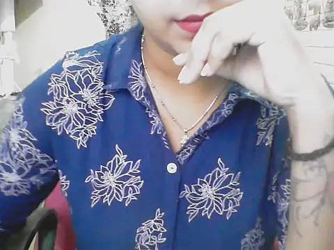 Snapshot of LovingPihu chatting on 06.14.26 LovingPihu online show from 06.14.26