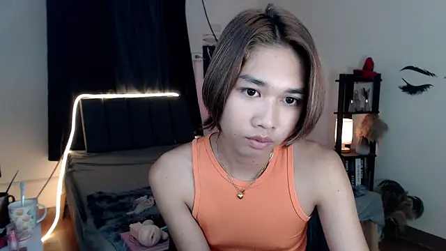Snapshot of SweetCumFrancine chatting on 04.22.26 SweetCumFrancine online show from 04.22.26