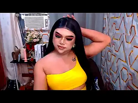 Snapshot of SweetCumFrancine chatting on 05.24.26 SweetCumFrancine online show from 05.24.26