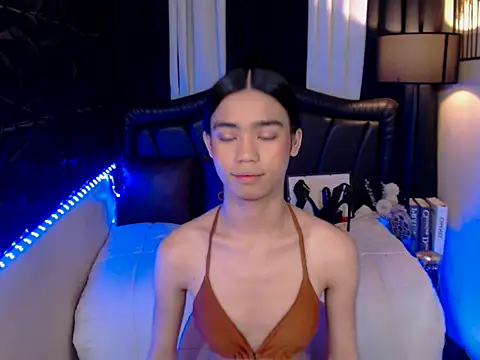 Snapshot of VerSexTs chatting on 10.13.25 VerSexTs online show from 10.13.25