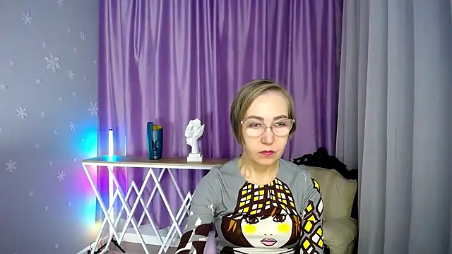 Snapshot of queen_a_n_i chatting on 10.27.25 queen a n i online show from 10.27.25