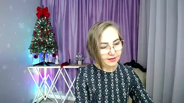 Snapshot of queen_a_n_i chatting on 01.10.26 queen a n i online show from 01.10.26