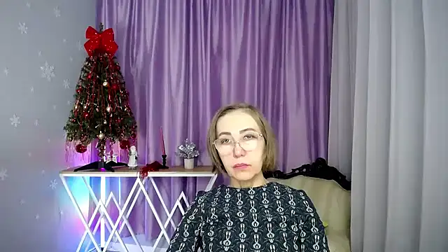 Snapshot of queen_a_n_i chatting on 02.01.26 queen a n i online show from 02.01.26