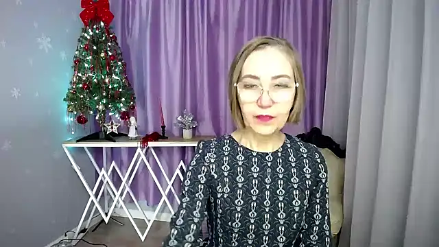 Snapshot of queen_a_n_i chatting on 02.02.26 queen a n i online show from 02.02.26