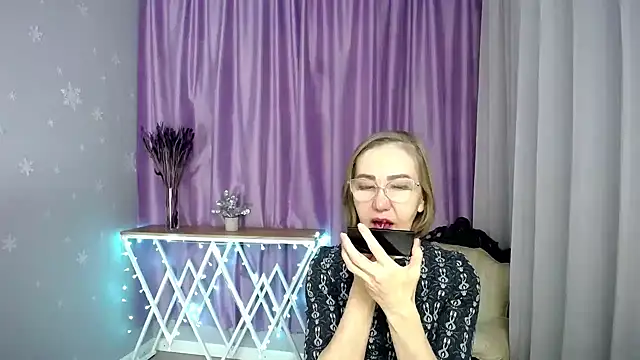 queen a n i online show from 03.10.26