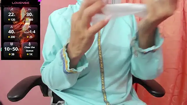 Snapshot of DarshaKhemu chatting on 12.13.24 DarshaKhemu online show from 12.13.24