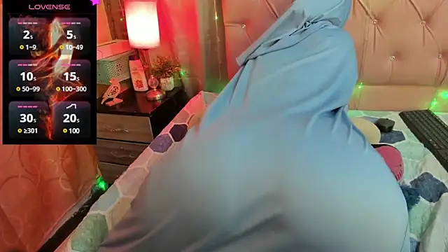 Snapshot of DarshaKhemu chatting on 12.17.24 DarshaKhemu online show from 12.17.24