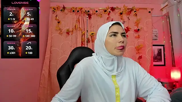 Snapshot of DarshaKhemu chatting on 12.24.24 DarshaKhemu online show from 12.24.24