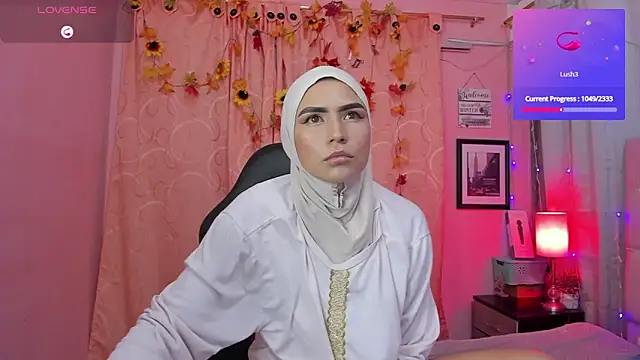 Snapshot of DarshaKhemu chatting on 03.10.25 DarshaKhemu online show from 03.10.25