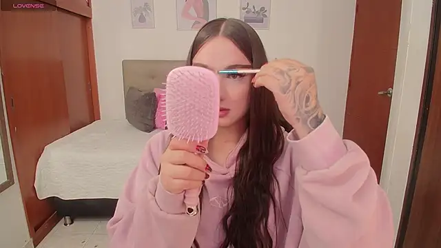 Miley Baker online show from 10.17.25