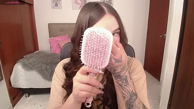 Miley Baker online show from 12.04.25