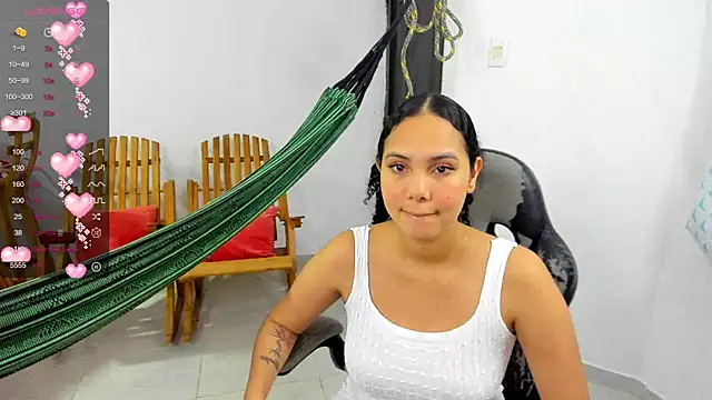 Snapshot of carolina__lys chatting on 01.14.25 carolina lys online show from 01.14.25