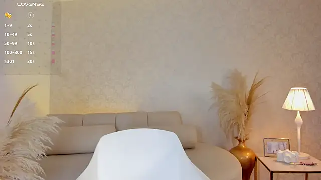 GraceCartier online show from 12.04.25