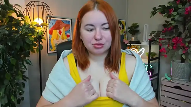 Snapshot of LAYLAxSTAR chatting on 11.05.25 LAYLAxSTAR online show from 11.05.25