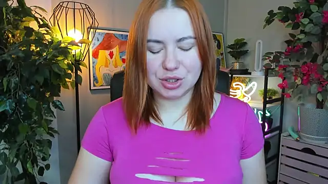 Snapshot of LAYLAxSTAR chatting on 11.10.25 LAYLAxSTAR online show from 11.10.25