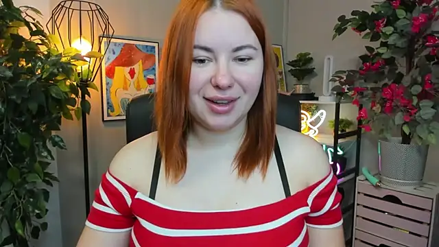 Snapshot of LAYLAxSTAR chatting on 11.14.25 LAYLAxSTAR online show from 11.14.25