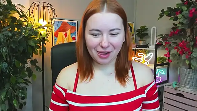 Snapshot of LAYLAxSTAR chatting on 12.17.25 LAYLAxSTAR online show from 12.17.25