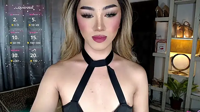 Local Hoelyx online show from 12.04.24