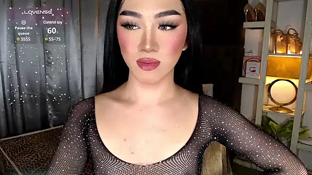 Local Hoelyx online show from 12.04.24