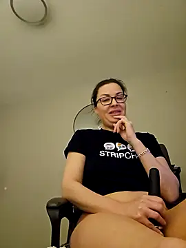 Snapshot of RebeccaXO_ chatting on 02.07.25 RebeccaXO online show from 02.07.25