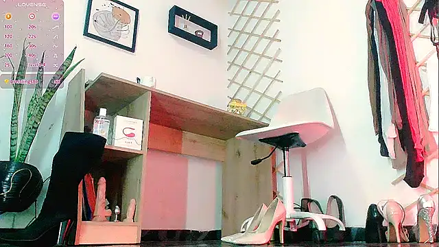 myla sarah online show from 12.13.25