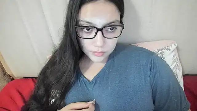 Snapshot of roniewester chatting on 02.07.26 roniewester online show from 02.07.26