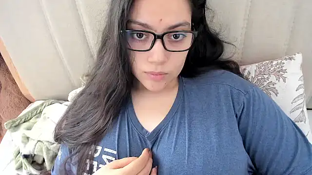 Snapshot of roniewester chatting on 02.21.26 roniewester online show from 02.21.26