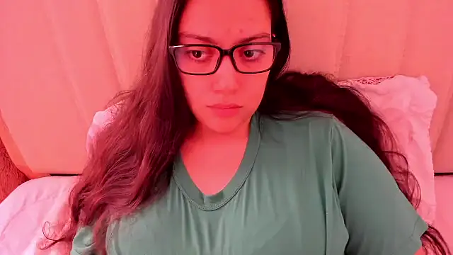 Snapshot of roniewester chatting on 03.01.26 roniewester online show from 03.01.26