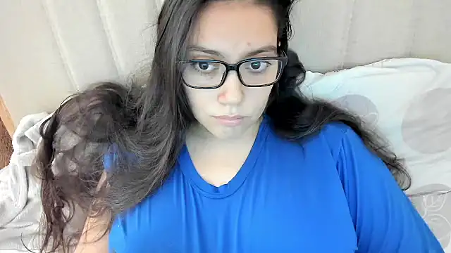 Snapshot of roniewester chatting on 03.05.26 roniewester online show from 03.05.26