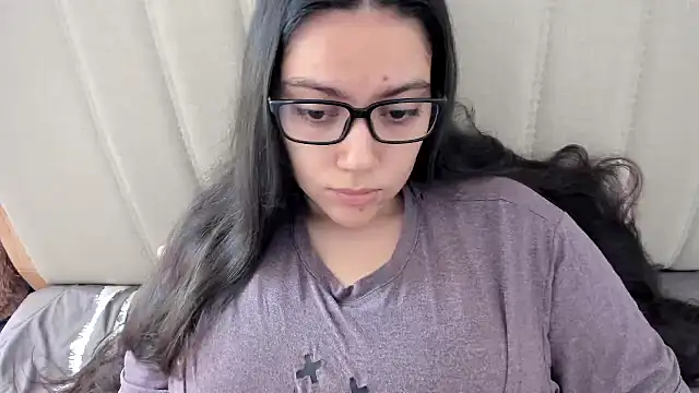 Snapshot of roniewester chatting on 03.10.26 roniewester online show from 03.10.26