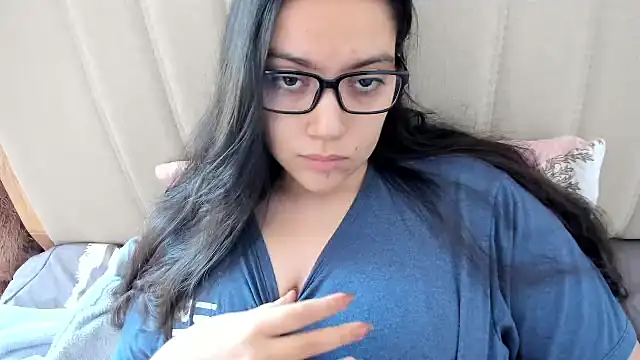 Snapshot of roniewester chatting on 03.13.26 roniewester online show from 03.13.26