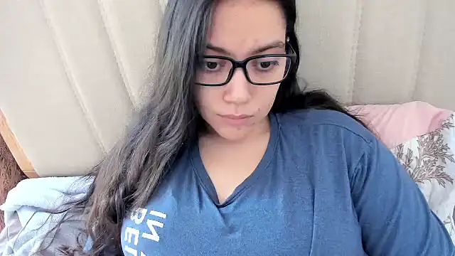 Snapshot of roniewester chatting on 03.14.26 roniewester online show from 03.14.26