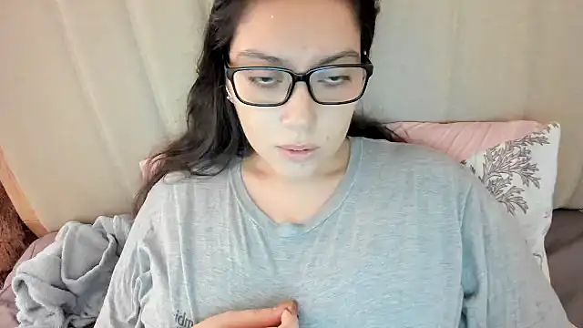 Snapshot of roniewester chatting on 03.17.26 roniewester online show from 03.17.26