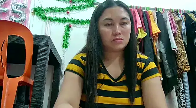Snapshot of LalaiAsian chatting on 01.06.25 LalaiAsian online show from 01.06.25