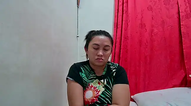 Snapshot of LalaiAsian chatting on 02.14.25 LalaiAsian online show from 02.14.25