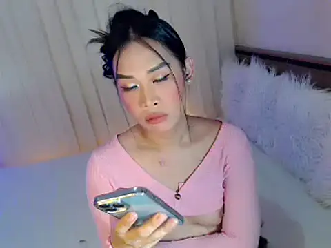 Snapshot of arilovesyou143 chatting on 04.15.26 arilovesyou143 online show from 04.15.26