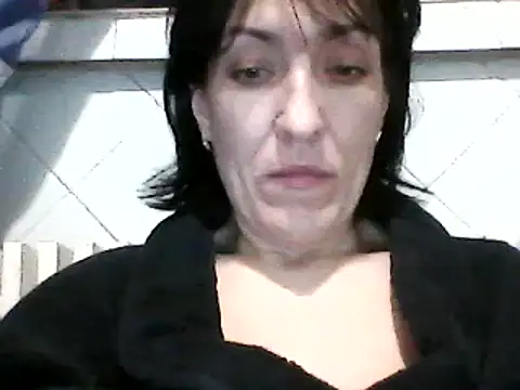 Snapshot of SunnyAmorre chatting on 12.25.24 SunnyAmorre online show from 12.25.24