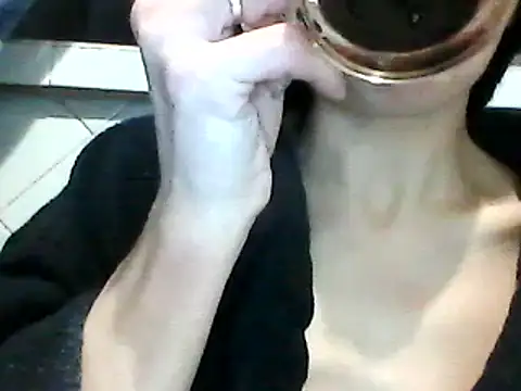 Snapshot of SunnyAmorre chatting on 12.30.24 SunnyAmorre online show from 12.30.24