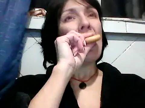 Snapshot of SunnyAmorre chatting on 01.17.25 SunnyAmorre online show from 01.17.25